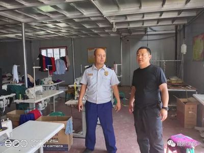 消防大隊(duì)聯(lián)合派出所深入轄區(qū)衛(wèi)星工廠開(kāi)展消防安全大檢查
